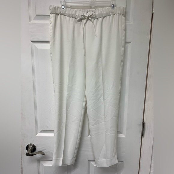✨HOST PICK✨ The Limited soft white tuxedo pant sz M - Picture 1 of 6